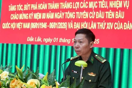 Đại tá Đỗ Quang Thấm, Phó Chính ủy Bộ Chỉ huy Quân sự tỉnh kiêm Chính ủy Ban Chỉ huy Bộ đội Biên phòng tỉnh Đắk Lắk phát động thi đua.