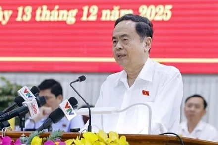 Chủ tịch Quốc hội phát biểu tại cuộc tiếp xúc cử tri. (Ảnh: DOÃN TẤN/TTXVN)