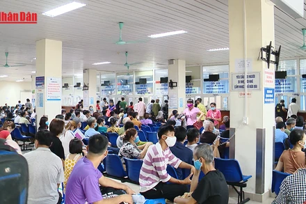 [Video] Xây dựng gói dịch vụ y tế cơ bản miễn phí, hướng tới từng bước miễn viện phí