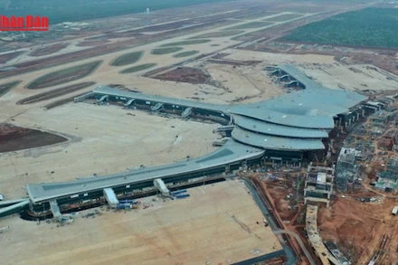 [Video] Sân bay Long Thành đón chuyến bay kỹ thuật bằng máy bay thân rộng lớn nhất Việt Nam