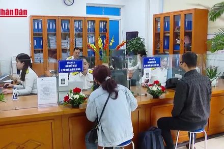 [Video] Thu ngân sách ngành thuế lần đầu vượt 2,2 triệu tỷ đồng 