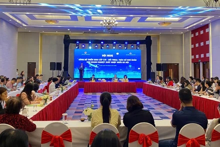 Quang cảnh Hội nghị “Công bố triển khai cấp C/O, đối thoại với doanh nghiệp nhằm hướng dẫn tháo gỡ khó khăn trong giải quyết thủ tục hành chính theo quy định phân cấp phân quyền từ khi thực hiện chính quyền 2 cấp và tận dụng các FTA mở rộng thị trường cho doanh nghiệp xuất khẩu của thành phố Hà Nội” tổ chức sáng 28/10.