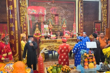 Nghi thức cúng bái tại Lễ Kỳ Yên Thượng Điền Đình Thần Tân An.