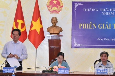 Lãnh đạo Ủy ban nhân dân tỉnh Đồng Tháp giải trình về việc thiếu giáo viên trên địa bàn.