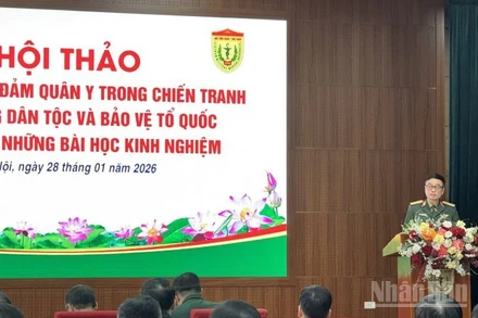 Thiếu tướng, Giáo sư, Tiến sĩ Nguyễn Trường Giang, Cục trưởng Cục Quân y phát biểu khai mạc. (Ảnh: HNV)