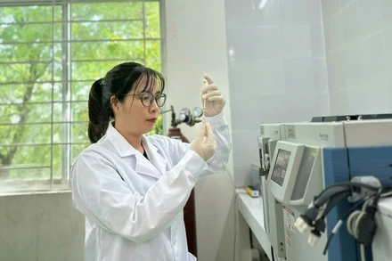 Hoạt động nghiên cứu tại Viện Hàn lâm Khoa học và Công nghệ Việt Nam.