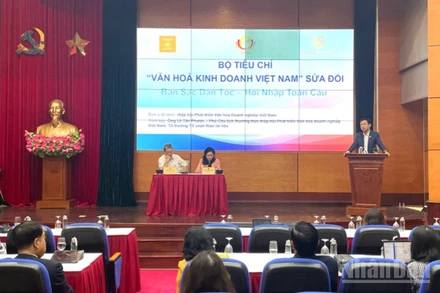 Quang cảnh họp báo. 