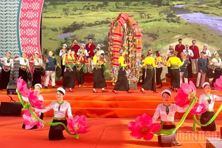 Khai mạc Ngày hội Văn hóa dân tộc Mường lần thứ II. 