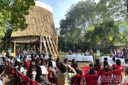 Toàn cảnh tọa đàm. 