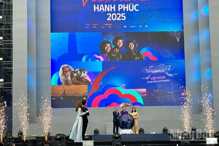 Các đại biểu thực hiện nghi thức khai mạc.