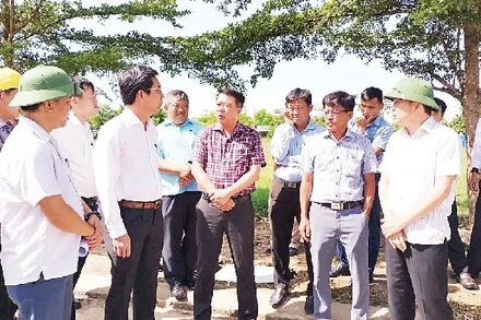 Lãnh đạo thành phố Đà Nẵng thăm và làm việc về hiệu quả chính quyền địa phương hai cấp tại xã Thăng Bình.