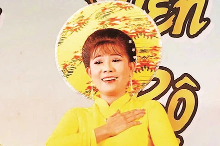 Nghệ sĩ Kim Hiền trong một vai diễn phục vụ quần chúng tại Cà Mau. (Ảnh do nghệ sĩ cung cấp)