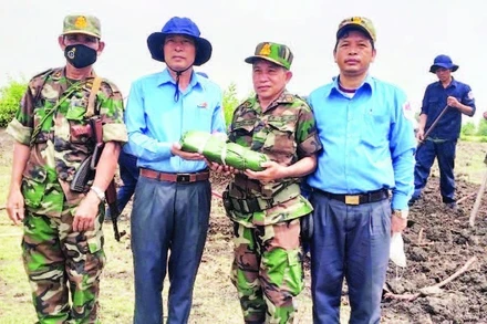 Phối hợp tìm hài cốt liệt sĩ tại Campuchia, đưa về đất mẹ.