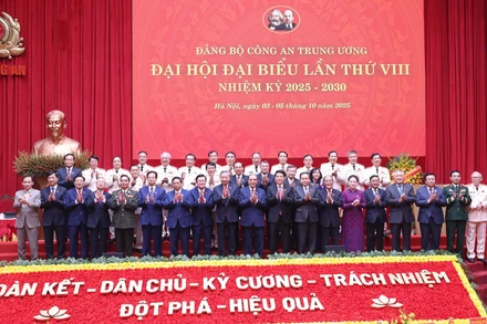 Tổng Bí thư Tô Lâm và các đồng chí lãnh đạo, nguyên lãnh đạo Đảng, Nhà nước dự Đại hội đại biểu Đảng bộ Công an Trung ương lần thứ VIII, nhiệm kỳ 2025 – 2030. 