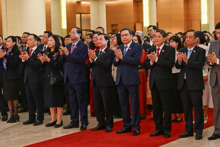 Chủ tịch Quốc hội Trần Thanh Mẫn và các Phó Chủ tịch Quốc hội cùng các đại biểu dự cuộc gặp. (Ảnh: DUY LINH)