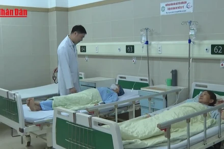 [Video] Người dân không còn phải tạm ứng viện phí khi nhập viện