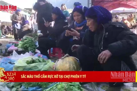 [Video] Sắc màu thổ cẩm rực rỡ tại chợ phiên Y Tý