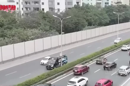 [Video] Cục CSGT “mở luồng xanh” cho người dân về Hà Nội và TP Hồ Chí Minh