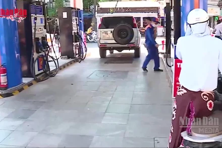 [Video] Giá xăng dầu có thể tăng nhẹ trong kỳ điều hành hôm nay (mùng 4 Tết)