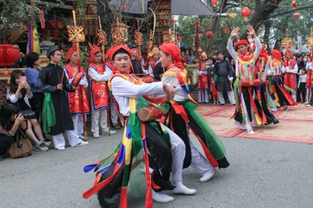 Múa con đĩ đánh bồng - một di sản độc đáo của Hà Nội sẽ được trình diễn trong Festival Thăng Long-Hà Nội.