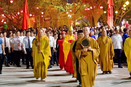 Quang cảnh Lễ tưởng niệm 725 năm ngày mất Anh hùng dân tộc Hưng Đạo Đại Vương Trần Quốc Tuấn.