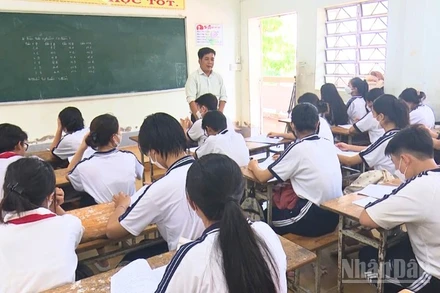 Một buổi giảng dạy của Thầy Nguyễn Hoàng Nam, Trường Trung học cơ sở Long Thạnh, xã Thạnh Hòa, thành phố Cần Thơ.