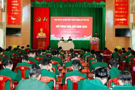 Quang cảnh buổi đối thoại dân chủ.