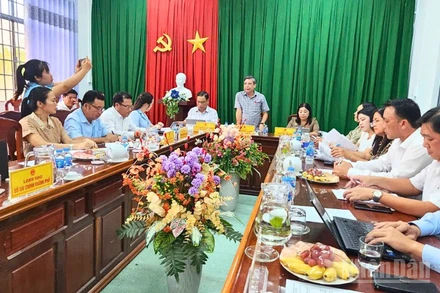 Quang cảnh buổi làm việc.