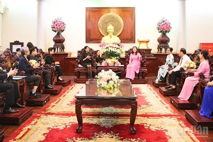 Quang cảnh buổi làm việc.