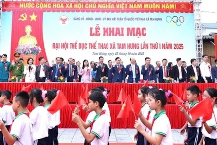 Lễ khai mạc Đại hội thể dục thể thao xã Tam Hưng (thành phố Hà Nội) lần thứ nhất.