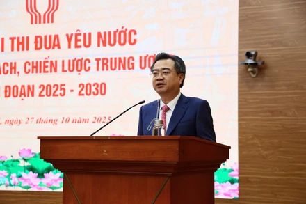 Đồng chí Nguyễn Thanh Nghị phát biểu tại Đại hội.