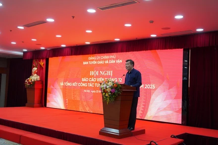 Đồng chí Nguyễn Đức Phong, Phó Bí thư Đảng ủy Chính phủ phát biểu chỉ đạo hội nghị.