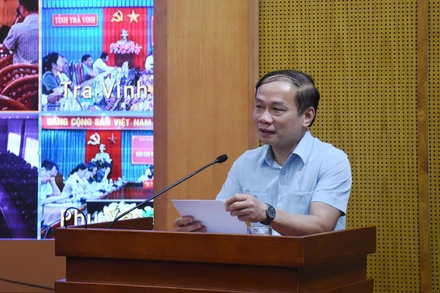 Đồng chí Phạm Tất Thắng phát biểu tại Hội nghị.