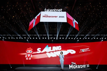 Bà Nguyễn Thị Quỳnh Phương trình bày báo cáo.