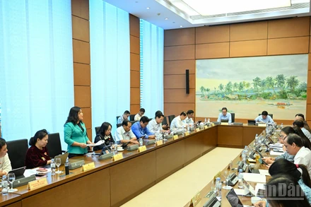 Quang cảnh phiên thảo luận tổ tại Kỳ họp thứ 10, Quốc hội khóa XV, ngày 21/10. (Ảnh: THỦY NGUYÊN)