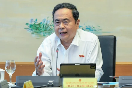 Tăng cường cơ chế thu hút đầu tư, xã hội hóa hạ tầng hàng không