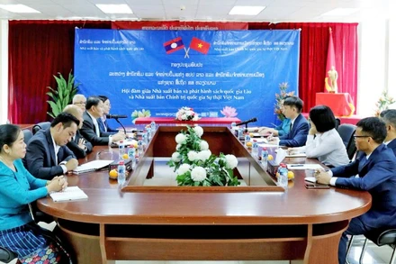 Hội đàm giữa Đoàn đại biểu Nhà xuất bản Chính trị quốc gia Sự thật và Đoàn đại biểu Nhà xuất bản và Phát hành sách quốc gia Lào.