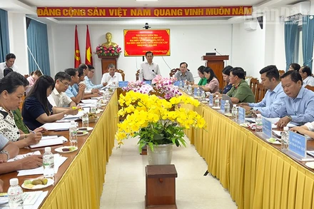 Bí thư Tỉnh ủy Vĩnh Long Trần Văn Lâu phát biểu tại buổi kiểm tra. 