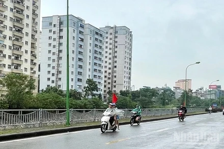 Dự báo khu vực Hà Nội chiều tối và đêm có mưa rào và dông vài nơi. (Ảnh minh họa: Đ.T)