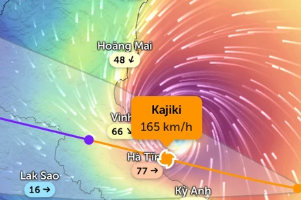 Đường đi của bão số 5 lúc 14 giờ 30 phút. (Ảnh: Zoom Earth)