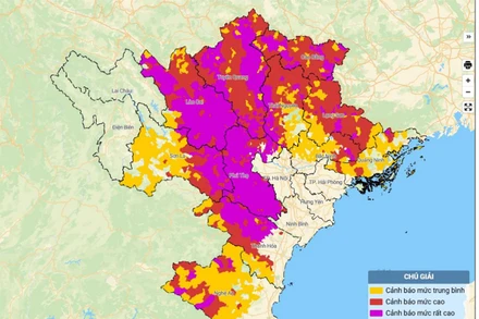  Bản đồ nguy cơ lũ quét, sạt lở đất đá trên các khu vực.