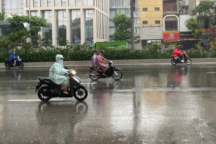 Dự báo khu vực Hà Nội ngày có mưa vừa, mưa to và dông, cục bộ có nơi mưa rất to. (Ảnh minh họa: Đ.T)
