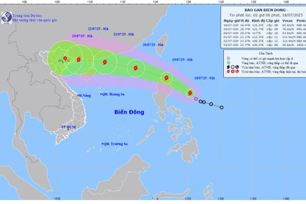 Bản đồ dự báo quỹ đạo và cường độ bão Wipha lúc 2 giờ ngày 18/7.
