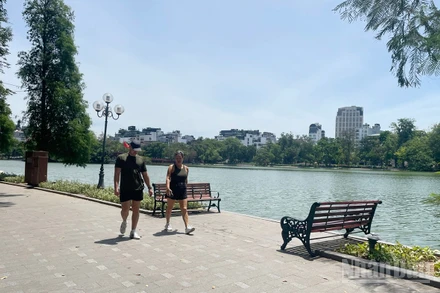 Khu vực Hà Nội dự báo ngày nắng, có nơi nắng nóng. (Ảnh minh họa: Đ.T)