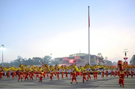 Khu vực Hà Nội sáng và đêm không mưa, rực rỡ kỷ niệm 80 năm Quốc khánh nước Cộng hòa Xã hội Chủ nghĩa Việt Nam. (Ảnh minh họa: Duy Linh)