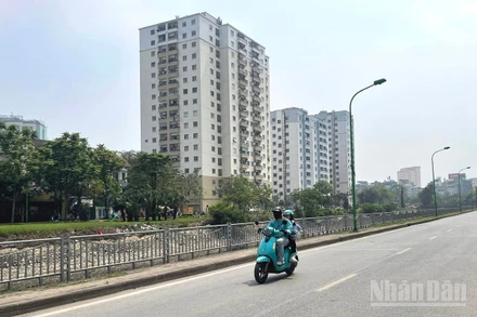 Dự báo khu vực Hà Nội có nắng nóng gay gắt. (Ảnh minh họa: Đ.T)