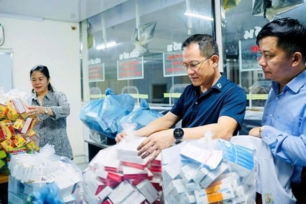 Cơ số thuốc dự phòng phục vụ công tác khám chữa bệnh trong và sau bão số 5 ở cơ sở 3, Bệnh viện Đa khoa thành phố Vinh.