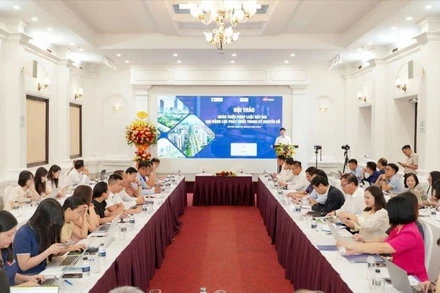Hội thảo diễn ra tại Hà Nội thu hút đông đảo đại biểu tham dự. (Ảnh: HNV)