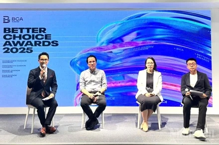 Ban tổ chức thông tin tại họp báo. (Ảnh: HNV)