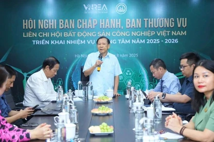 Tiến sĩ Nguyễn Văn Khôi, Chủ tịch Hiệp hội Bất động sản Việt Nam phát biểu tại hội nghị. (Ảnh: PV)